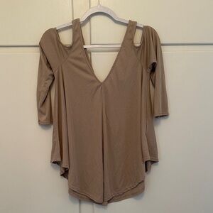LIKE NEW Design Lab Women's Tan Cold Shoulder Top